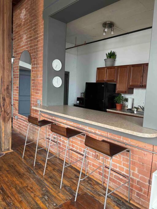420 Friendly Canada Bridge View Loft Downtown Free Parking Detroit Esterno foto